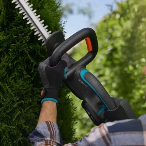 Gardena EasyCut Akkumulátoros sövénynyíró P4A akkumulátorral 55/18V