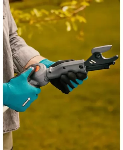 Gardena Highcut 250/18v P4a Teleszkópos Akkumulátoros Ágvágó Olló Aksival