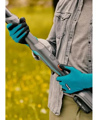 Gardena Highcut 250/18v P4a Teleszkópos Akkumulátoros Ágvágó Olló Aksival