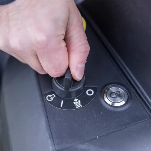 Scheppach TMR 452-98H-RD - fűnyíró traktor, 98 cm hátsó kidobással és hidrosztat