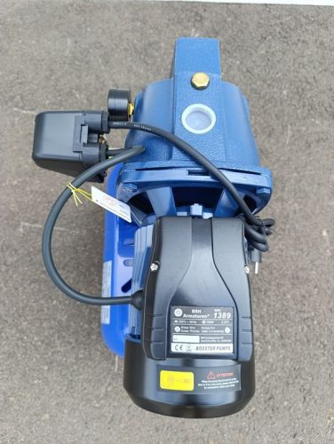 BRH Hidrofor 750W + 24L tartály csatl 2x1' 50m 70l/min