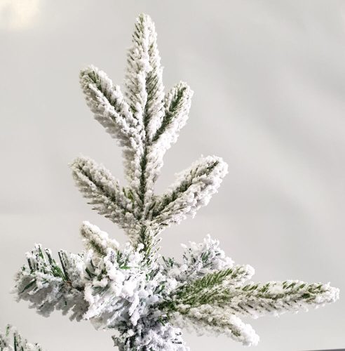 BipiLine Aspen Havas Műfenyő - 180cm - 900 ág + Ajándék Fém Fenyőtalp (Snow)