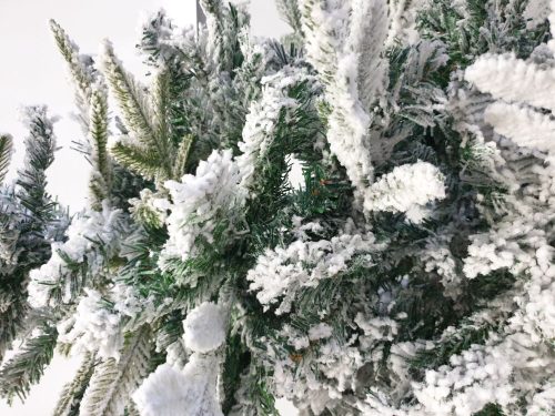 BipiLine Aspen Havas Műfenyő - 180cm - 900 ág + Ajándék Fém Fenyőtalp (Snow)