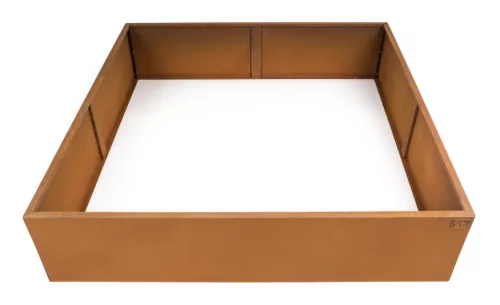 G21 Corten magaságyás, 132 × 32 × 132 cm.
