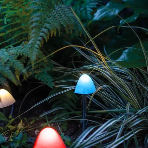 LED-es szolár lámpa - 12 db mini gomba - színes - 28,5 cm x 4 cm