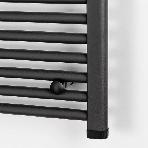 Egyenes törölközőszárító radiátor 1400x600 mm fekete