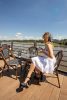 King Home Cafe Paris Rattan Kerti Asztal Üveglappal Dióbarna